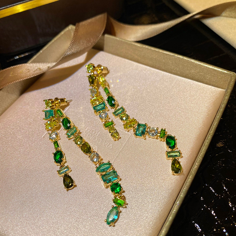 Nhẹ Tính Khí Sang Trọng Đẹp Phong Cách Mới Dài Zircon Ánh Sáng Bông Tai Sang Trọng