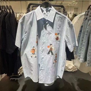 Áo sơ mi tay ngắn cổ vuông in hình cậu bé bóng rổ hoạt hình - Phong cách thời trang nam