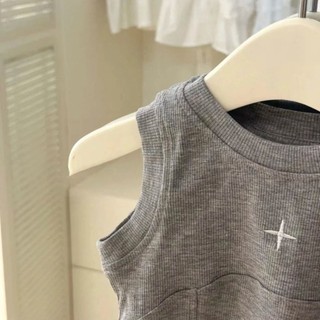 Bộ váy vest mùa hè mới cho bé gái, chân váy kẻ caro không đều, trang phục trẻ em, bộ hai mảnh cho bé