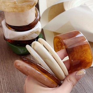 Vòng tay mở tròn màu nhựa Smudge thời trang retro cá tính - Phụ kiện tay