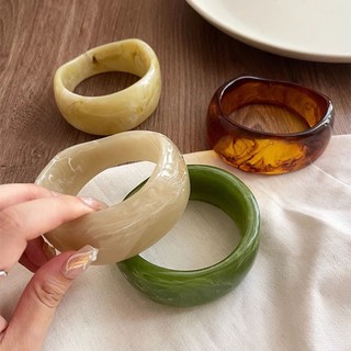 Vòng tay mở tròn màu nhựa Smudge thời trang retro cá tính - Phụ kiện tay