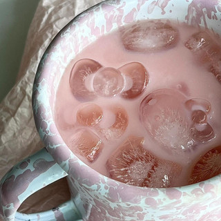 Khay Làm Đá Hello Kitty 24 Ô Luxhome Có Hộp Đựng Nắp Đậy – Khuôn Silicone An Toàn Làm Đá Viên, Thạch Pudding, Kẹo Dẻo