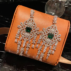 Tính Khí Đẹp Zircon Phong Cách Mới Nhẹ Sang Trọng Tua Rua Bông Tai Thanh Lịch