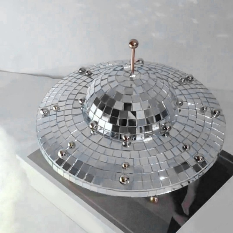 Gương Phản Quang Bóng Disco Ball UFO Phụ Kiện Bàn Làm Việc Dễ Thương Vật Dụng Thu Nhỏ Trang Trí Nhà Cửa Thẩm Mỹ Vàng Hiện Đại