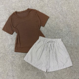 Set Đồ Bộ Bigsize Nữ Áo Thun Ôm Baby Tee Phối Quần Đùi Kẻ Sọc Cạp Chun (G244-Q537)