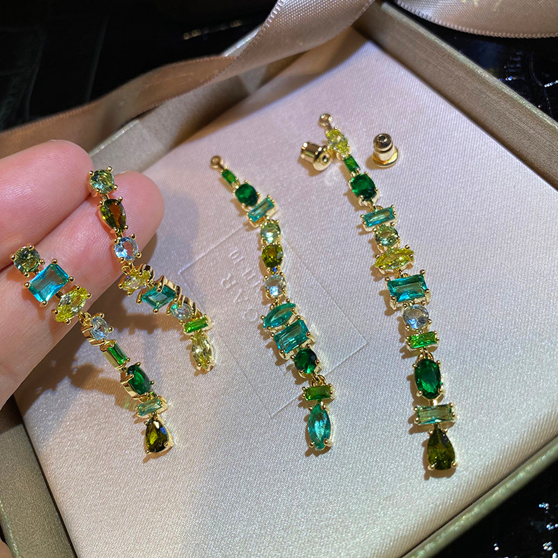 Nhẹ Tính Khí Sang Trọng Đẹp Phong Cách Mới Dài Zircon Ánh Sáng Bông Tai Sang Trọng