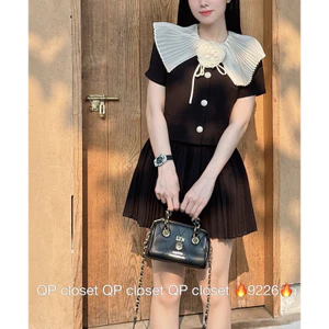 Set cv áo cổ dập ly hoa ngực BYJOLIE