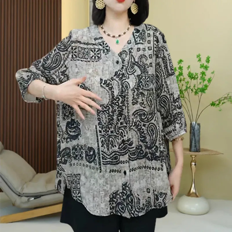 Kem Chống Nắng Kích Thước Lớn Phong Cách Phương Tây Cổ Chữ V Tay Ba Phần Tư Áo Sơ Mi Nữ Rời Retro In Hình