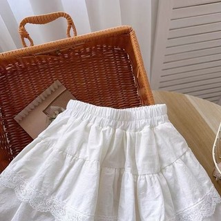 Váy mùa hè mới cho bé gái, váy ngắn trắng trẻ em với quần an toàn, váy bánh ren