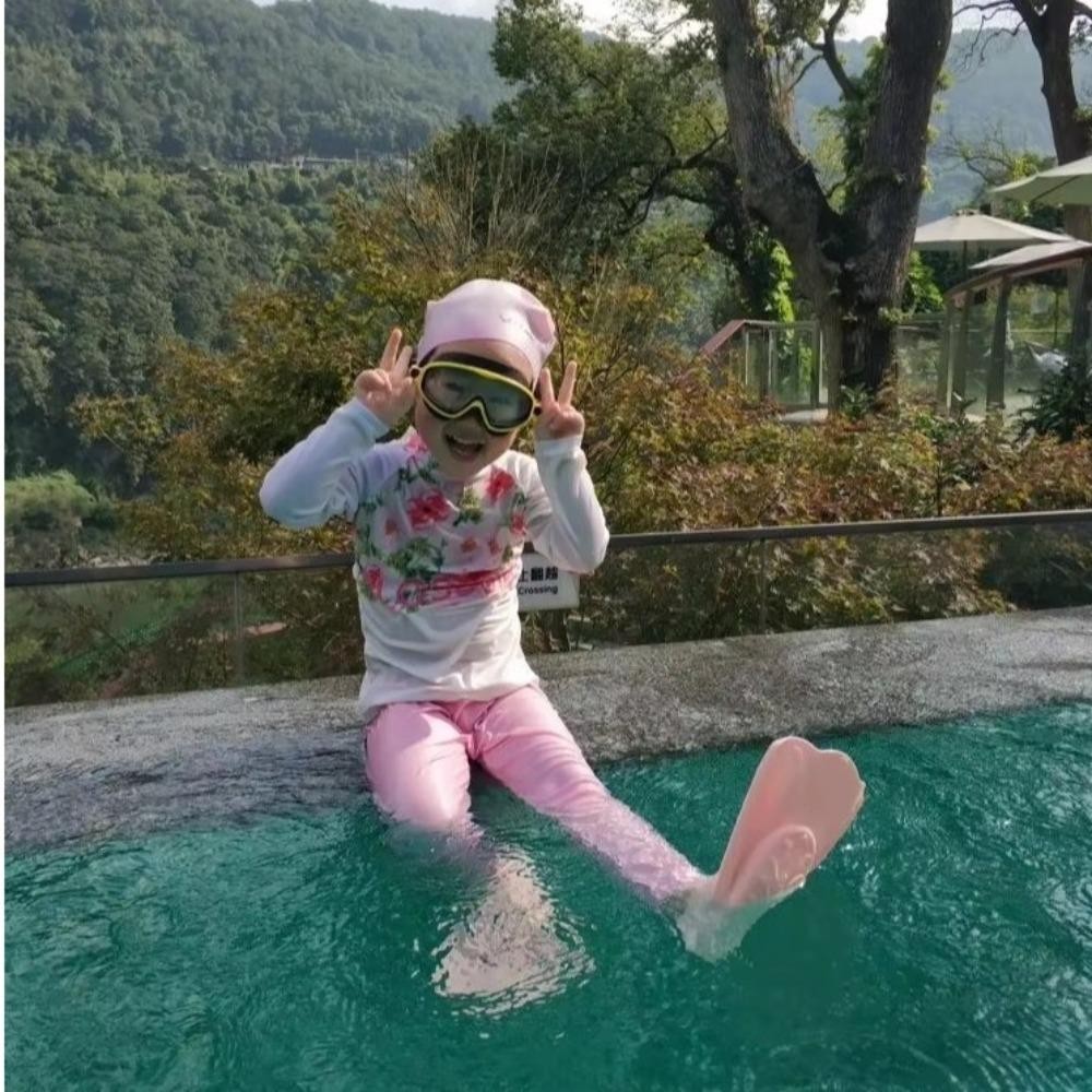 Giày Flippers Bơi NEWIDEA, Vây Bơi Chống Trơn Trượt Thoải Mái, Giày Ếch Silicon Chuyên Nghiệp Cho Trẻ Em Người Lớn