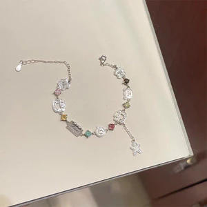 Thư tình mùa đông" Vòng tay gấu người bánh gừng zircon màu sắc, vòng tay mùa thu đông Giáng sinh, trang sức cao cấp bán chạy