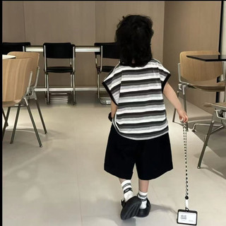 Bộ vest sọc mới cho bé trai mùa hè, áo thun không tay màu sắc + quần short cargo, bộ hai mảnh thường ngày cho trẻ em