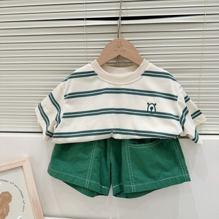 Bộ đồ mùa hè mới cho bé trai màu xanh lá, áo thun ngắn tay sọc phong cách Hàn Quốc và quần short hai mảnh cho trẻ nhỏ và bé trai nhỏ
