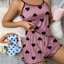 Bộ đồ ngủ BORAGETE, Quần short treo lụa băng Bộ đồ ngủ mỏng, Bộ đồ giải trí in hình trái tim màu hồng Bộ đồ ngủ đeo chéo thoải mái mùa hè