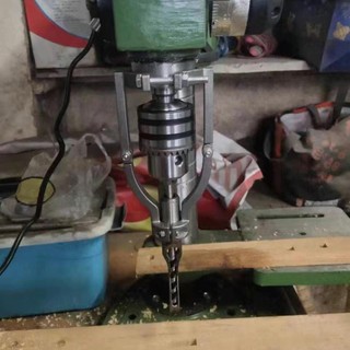 Mũi khoan lỗ vuông Giá đỡ cố định Dễ dàng cài đặt Phụ kiện tay nghề Kẹp chắc chắn Có thể điều chỉnh từ 1,5-2,2 inch
