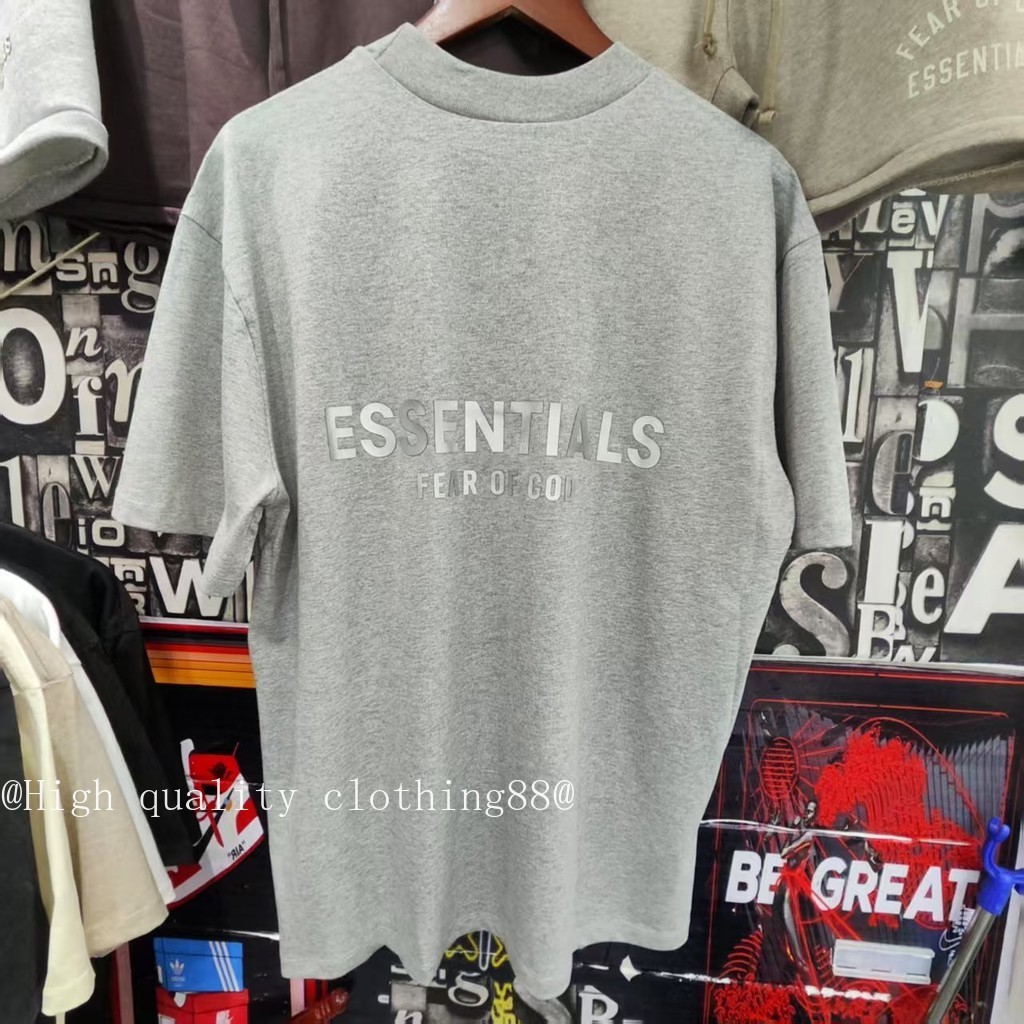 * * * Chất lượng cao * * FEAR OF GOD ESSENTIALS Nhãn thủ công phía trước Sản phẩm mới Áo thun ngắn tay mùa hè phù hợp