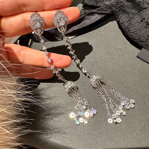Tính khí đẹp Phong cách mới Bông tai tua rua sang trọng nhẹ Zircon