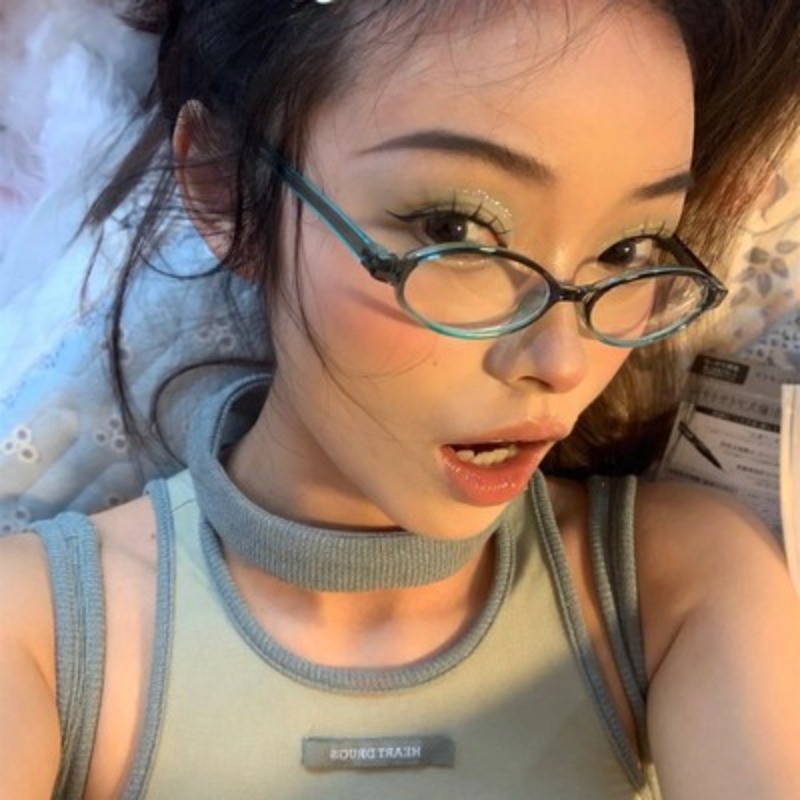 Kính Mắt Khung Nhỏ Thời Trang Gradient Vintage Hẹp Hình Bầu Dục Kính Mắt Cá Tính Thanh Niên Phụ Kiện Thời Trang