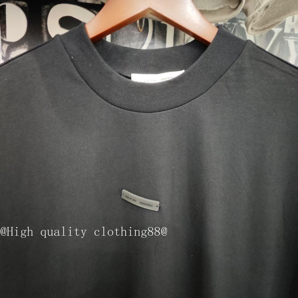 * * * Chất lượng cao * * FEAR OF GOD ESSENTIALS Nhãn thủ công phía trước Sản phẩm mới Áo thun ngắn tay mùa hè phù hợp