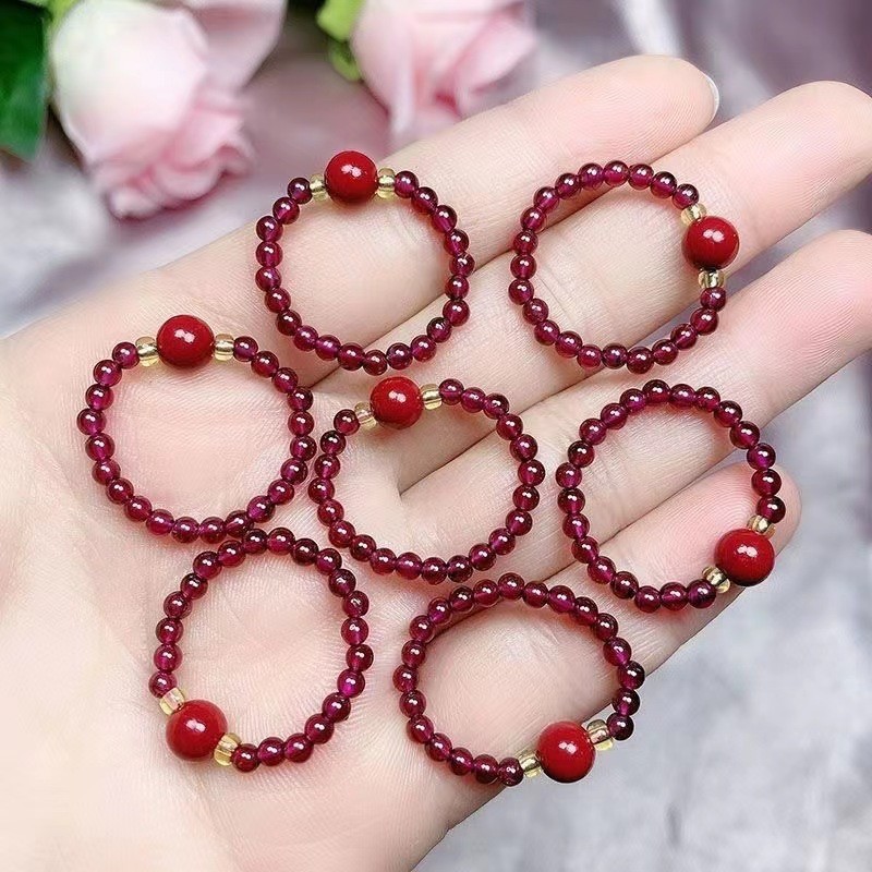 Nhẫn hạt chống chì cho phụ nữ, nhẫn ngón trỏ may mắn năm hoàng đạo 2025, kiểu mới, nhẫn đàn hồi màu đỏ lựu