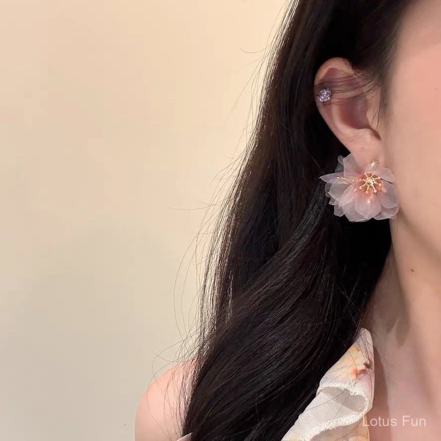 Khuyên tai hoa tím cho phụ nữ, thiết kế độc đáo, cảm giác cao cấp, cá tính độc đáo, khí chất thần tiên phóng đại, phụ kiện tai hoa trong suốt