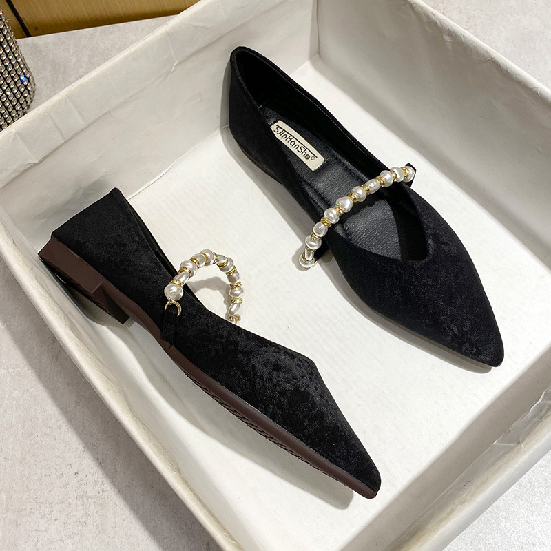 Giày Nữ Size Lớn (32-44) Size Nhỏ 32 33 34 Slip-On Đế Mềm Mùa Thu Phong Cách Pháp Mũi Nhọn Giày Đế Bằng Nữ Thu Đông Đen Da Lộn Hương Thơm Nhỏ Mary Jane Classy JUNE10