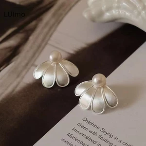 LUImo Một Đôi Cánh Hoa Ngọc Trai Tùy Chỉnh Bông Tai Nữ, Trang Sức Thời Trang Sang Trọng Nhẹ, Phụ Kiện Tối Giản SBS