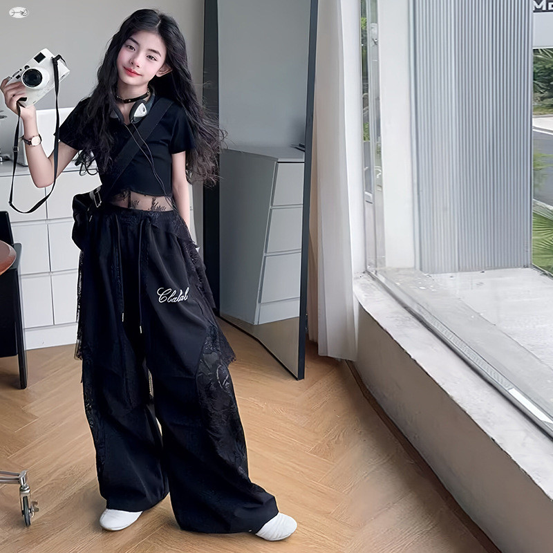Bộ Đồ Thời Trang Bé Gái Mùa Hè 2025 Phong Cách Mới Trẻ Em Mỏng Phong Cách Ren Không Đều Khâu Áo Thun Tay Ngắn + Quần Ống Rộng Bộ Đồ Hai Mảnh