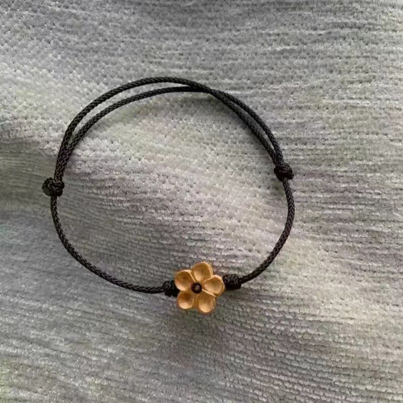 Vòng tay dây đỏ hình hoa mận khắc nhựa, vòng tay may mắn thủ công bằng dây, quà tặng cho bạn thân