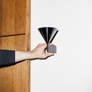 Đèn tường nhôm Đèn ngủ hình nón tối giản hiện đại Thích hợp cho phòng ngủ Phòng khách Phòng ăn