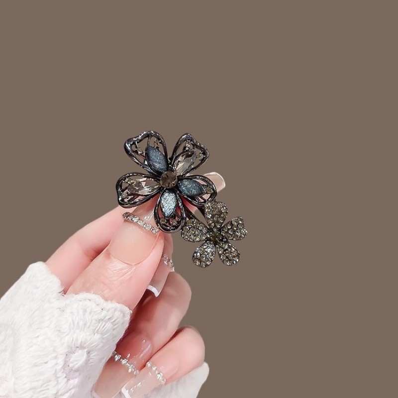 MAUROPOLI [Sẵn Sàng] Mùa Hè Phong Cách Mới Kim Cương Giả Hoa Kẹp Tóc Nữ Tính Khí Bên Nổ Kẹp Tóc Cao Cấp