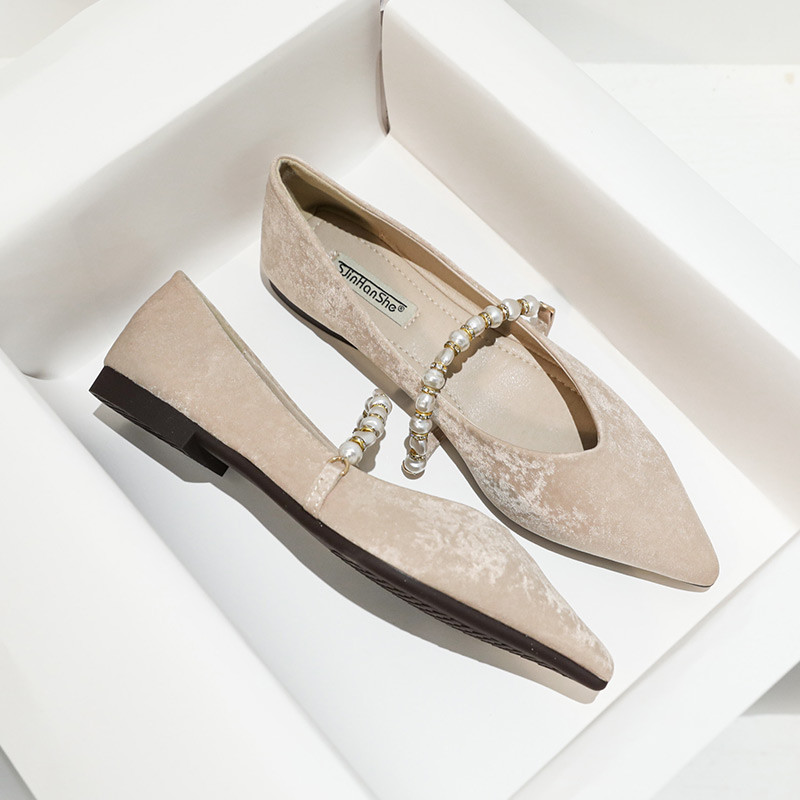 Giày Nữ Size Lớn (32-44) Size Nhỏ 32 33 34 Slip-On Đế Mềm Mùa Thu Phong Cách Pháp Mũi Nhọn Giày Đế Bằng Nữ Thu Đông Đen Da Lộn Hương Thơm Nhỏ Mary Jane Classy JUNE10