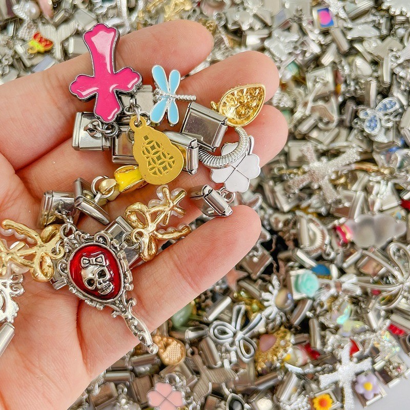 Ngẫu Nhiên 10 Cái / 30 Cái / 50 Chiếc Vòng Tay Quyến Rũ Ý P Phụ Kiện Ngẫu Nhiên