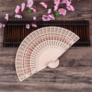 Quạt Gỗ Chụp Ảnh Việt Phục Cổ Trang