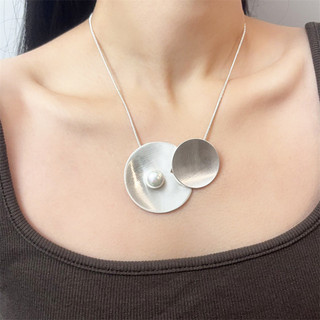 Vòng cổ mặt dây chuyền dài hình trái tim chải bạc không đều