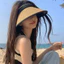 Mũ dệt rơm vành rộng chống nắng, gấp gọn tiện lợi, phù hợp cho chuyến đi biển với lớp lót PVC
