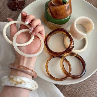 Vòng tay mở tròn màu nhựa Smudge thời trang retro cá tính - Phụ kiện tay