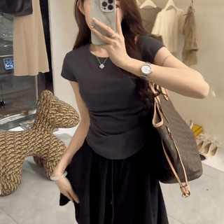 S-4XL Size Lớn Culottes Nữ Áo Thun Tay Ngắn Quần Thể Thao Thông Thường Phù Hợp Với Nữ Mùa Hè Ngắn Slim-Fit Ôm Hơn Nhìn Phù Hợp Với Tất Cả Trận Đấu + Quần Xếp Ly Bộ Đồ Hai Mảnh Mùa Hè Nhẹ