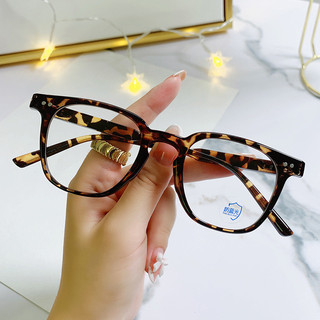 Cận thị hoàn thiện kính chống xanh mới dành cho nam và nữ với cùng một hộp nhỏ người nổi tiếng Internet với cùng thời trang kính cận thị dành cho học sinh