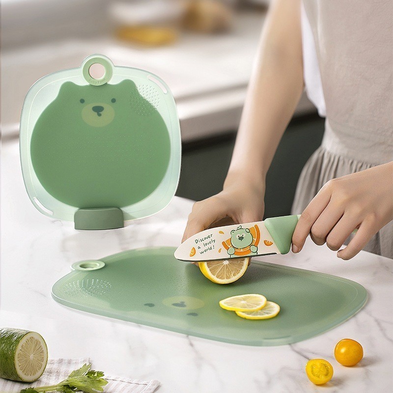 Thớt nhựa kháng khuẩn thương hiệu Moli-food cao cấp có móc treo chống trượt chống ẩm mốc dễ vệ sinh