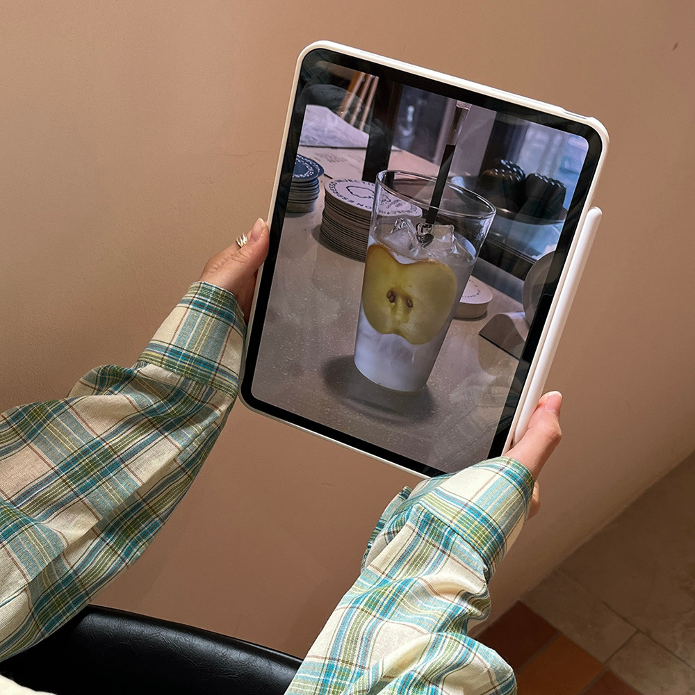 Vỏ Cứng Acrylic Thỏ Dâu Cho Mini6 Mini7 A17Pro IPad 5 6 7 8 9 10 11 A16 Air 2 3 4 5 6 Air 11 M2 Pro10.5 10.2 "Pro11 2018 2020 2021 2022 M4 Pro13 2024 2025