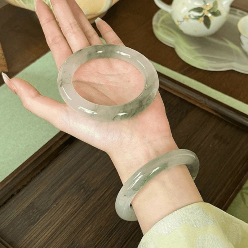 Vòng tay ngọc tự nhiên đơn giản cho phụ nữ