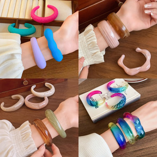 Châu Âu và Mỹ màu nhựa mở vòng tay không đều họa tiết hình học nhòe vòng tay acrylic thời trang phóng đại tay trang sức