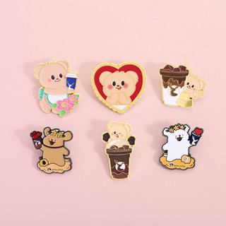 Luckyin Cà Phê Men Trâm Bơ Gấu Con Chó Con Pin Hoạt Hình Dễ Thương Huy Hiệu Kim Loại Ba Lô Phụ Kiện Quà Tặng Cho Bạn Bè