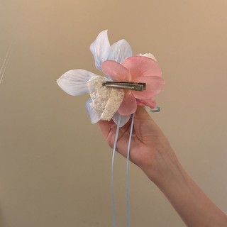 Phụ Nữ Đẹp Bầu Không Khí Thanh Lịch Hoa Kẹp Tóc