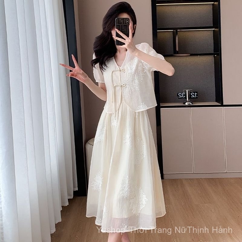 [YU]Set váy hai mảnh dây đeo thêu nút, dáng dài phong cách Trung Quốc nhẹ nhàng tinh tế.