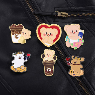 Luckyin Cà Phê Men Trâm Bơ Gấu Con Chó Con Pin Hoạt Hình Dễ Thương Huy Hiệu Kim Loại Ba Lô Phụ Kiện Quà Tặng Cho Bạn Bè