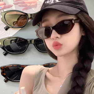 Kính râm gọng hẹp Unisex có bộ lọc UV400, Khung PC lấy cảm hứng từ cổ điển - Nhẹ & bền cho các hoạt động ngoài trời