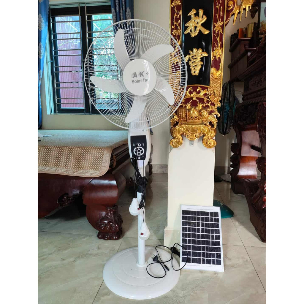 Quạt Năng Lượng Mặt Trời Cỡ Lớn Tích Điện Đa Năng – Kèm Đèn LED & Tấm Pin Solar 30W