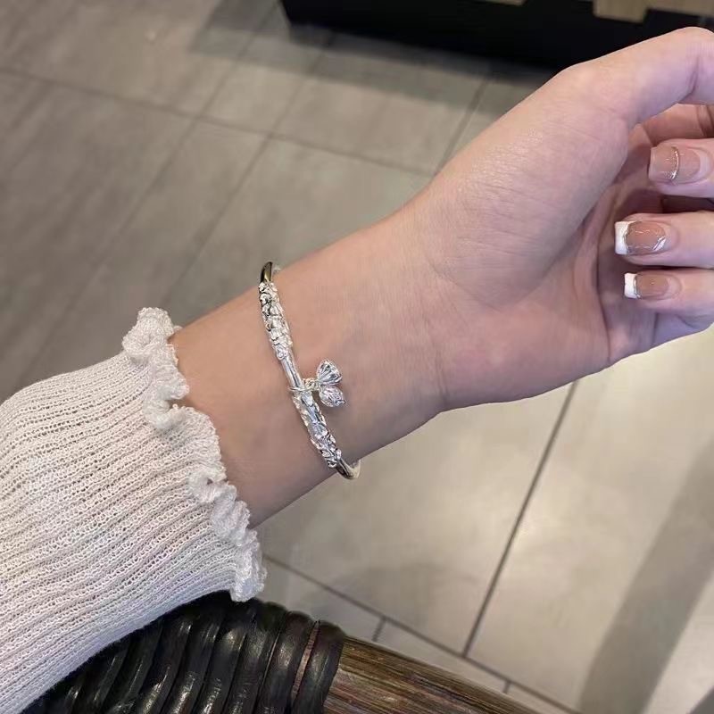 Vòng tay hoa sen hai thế giới cho phụ nữ, hoa sen, cánh hoa sen, vòng tay phong cách cổ điển có thể điều chỉnh bằng cách nhấn và kéo